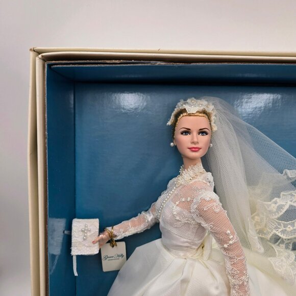 Barbie Grace Kelly The Bride Silkstone Collector Doll Gold Label T7942 2011 Matt - Picture 11 of 16